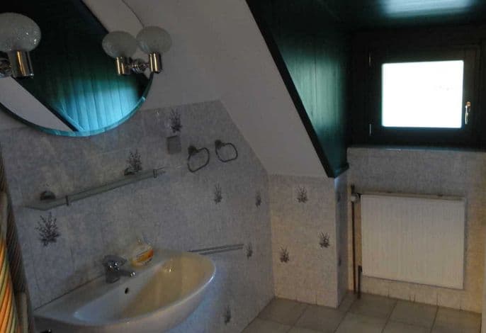 Doppelzimmer 15 m² (Gemeinschaftsbad) - Reetdachhaus Landhaus Ulrich detail 1
