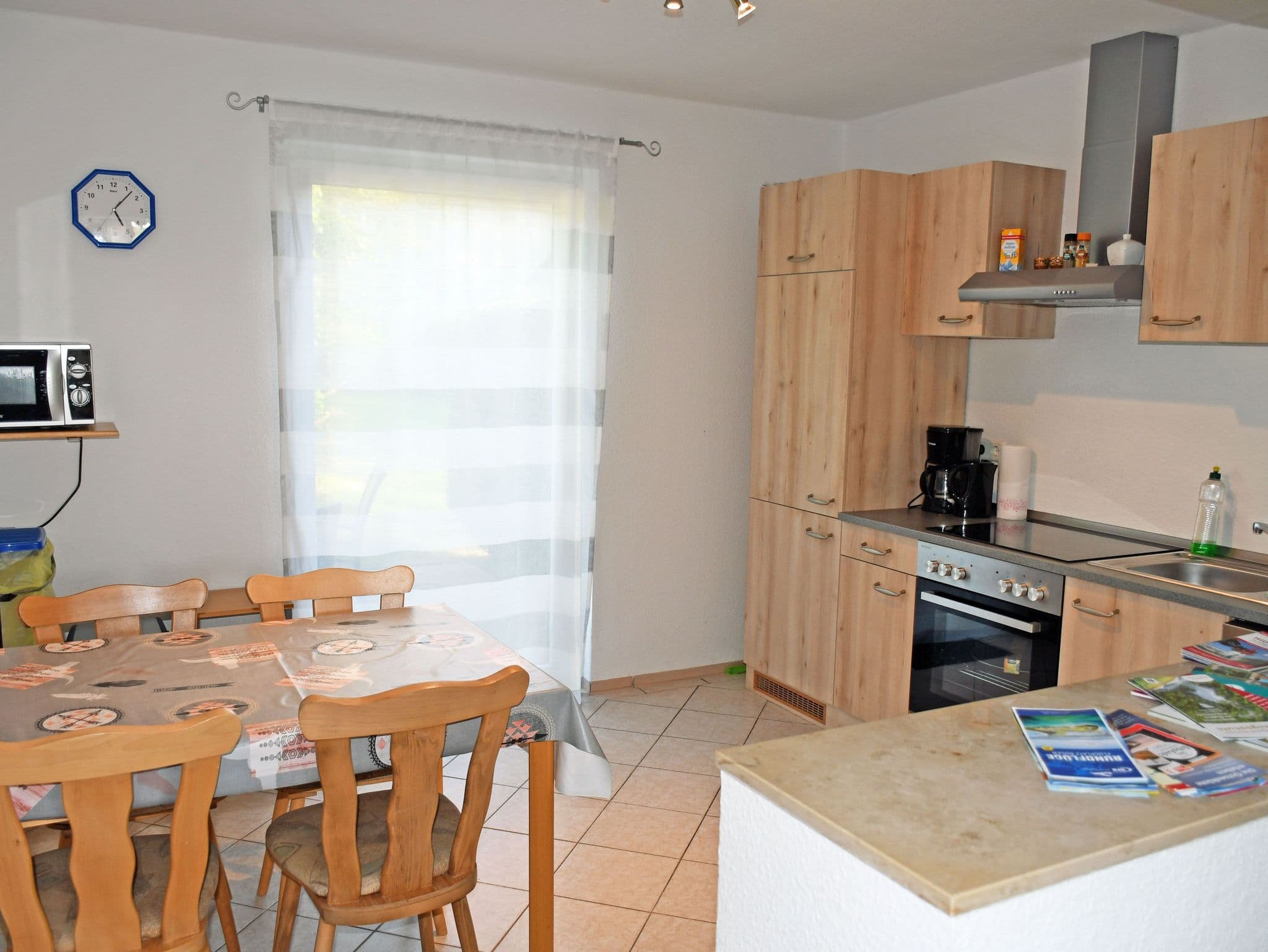 01 Ferienappartement Sehlen mit Terrasse (6 Betten) - Ferienappartements auf Rügen mit Terrasse detail 4