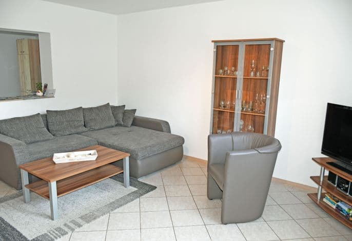 02 Ferienappartement Sehlen mit Terrasse (7 Betten) - Ferienappartements auf Rügen mit Terrasse detail 1
