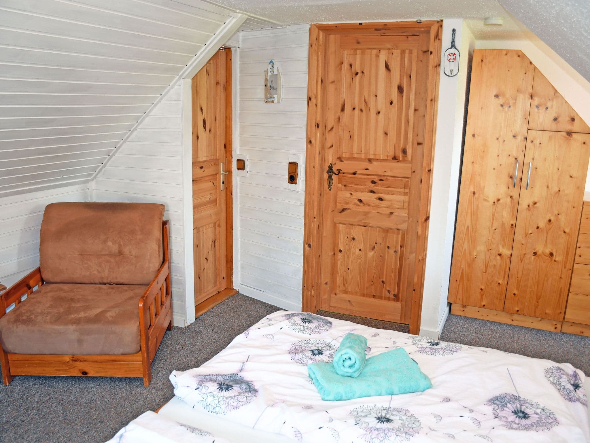 04 Doppelzimmer mit Aufbettung - Pension im Seebad Breege detail 2