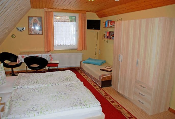 Ferienwohnung mit Terrasse OG - Ferienwohnungen im Ostseebad Baabe detail 2