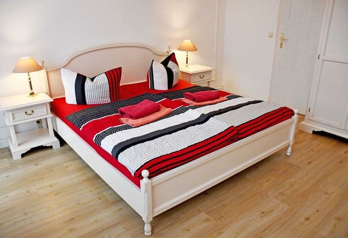 08 Juniorsuite mit Balkon (2-Raum) - Villa im Ostseebad Baabe detail 2