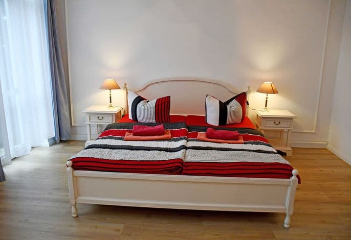 08 Juniorsuite mit Balkon (2-Raum) - Villa im Ostseebad Baabe detail 1