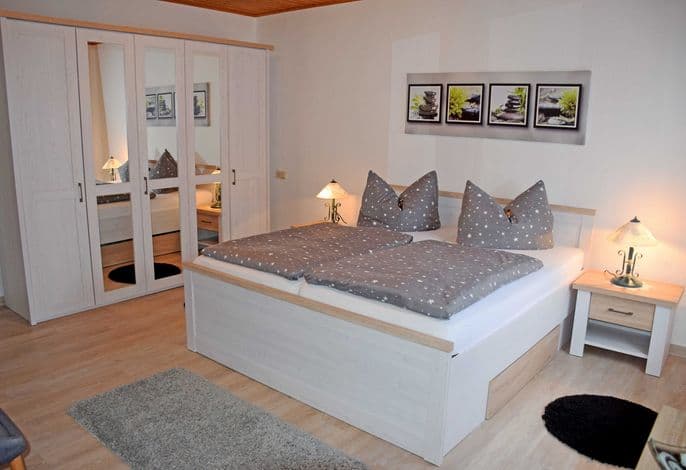 Ferienwohnung mit Seeblick - Ferienhaus im Ostseebad Baabe mit Seeblick detail 1