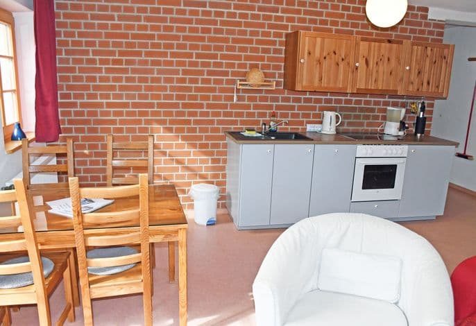 03 Ferienwohnung Wildrose - Haus am Höft in Gager mit Seeblick und Sauna detail 3