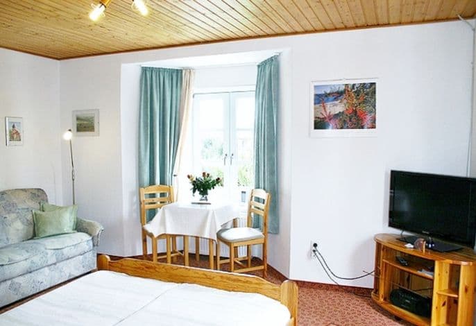 1 Raum (45054)west