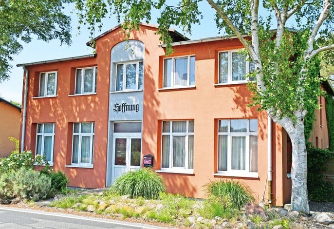 DEB 009 Appartementhaus auf Mönchgut, 300 m bis zum Strand