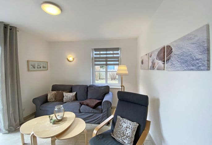 Haus Rügenwind Whg. 01 EG mit Terrasse - W: Haus Rügenwind mit 5 komfortablen Wohnungen detail 2