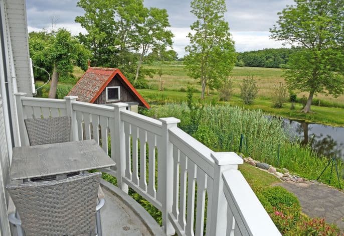 Ferienwohnung mit Balkon 0G 1 - Landhaus mit Reetdach am Teich detail 4