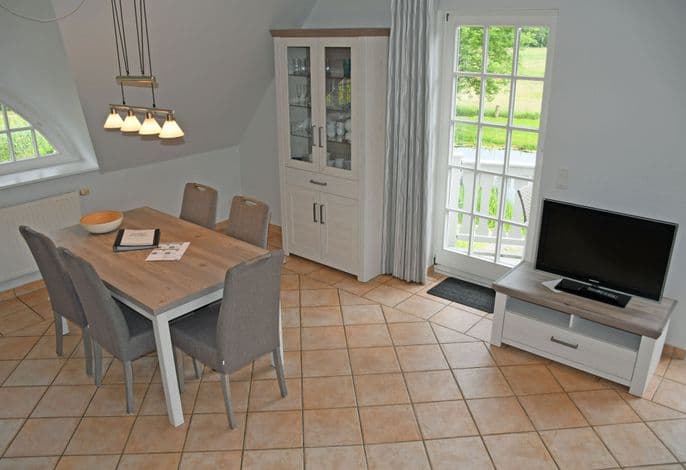 Ferienwohnung mit Balkon 0G 1 - Landhaus mit Reetdach am Teich detail 2