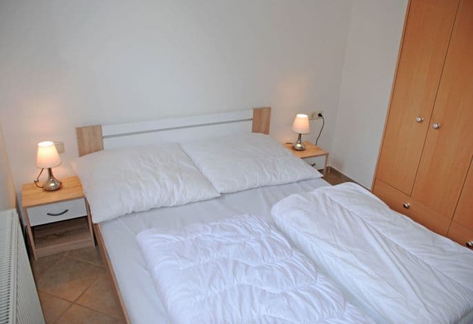 02 Ferienwohnung (H)