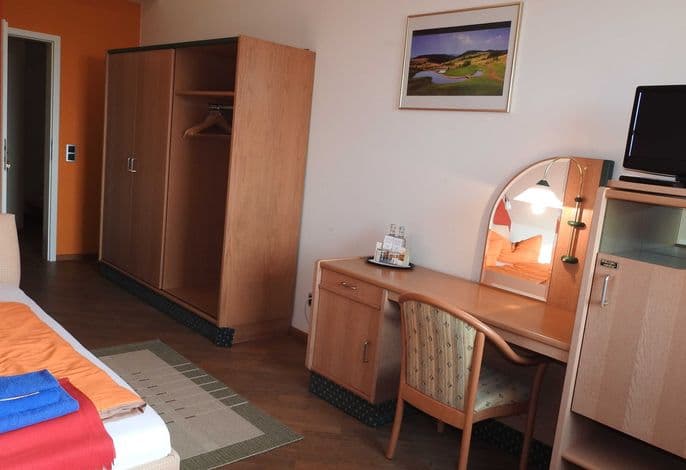 01 Doppelzimmer Kat. I