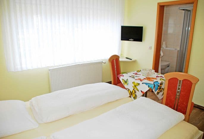 04 Doppelzimmer - Pension mit Frühstück im Ostseebad Baabe detail 2