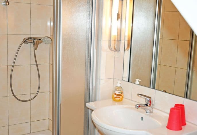 08 Doppelzimmer - Pension mit Frühstück im Ostseebad Baabe detail 4