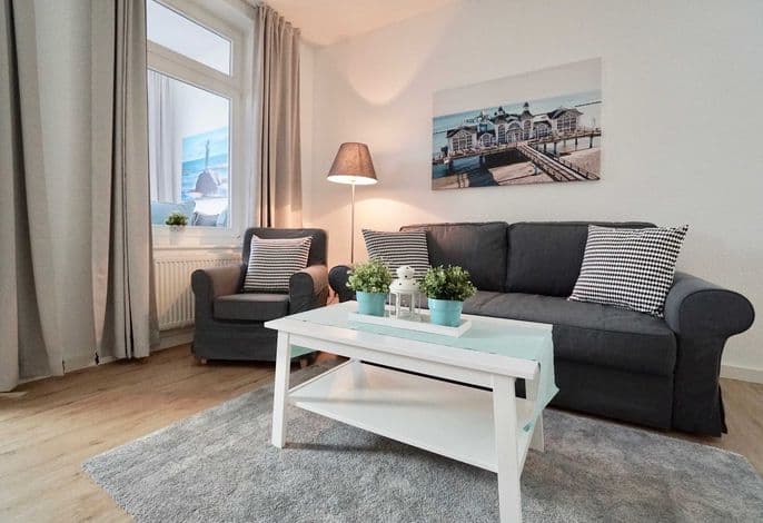 04 Ferienappartement Ummanz mit Balkon (H)