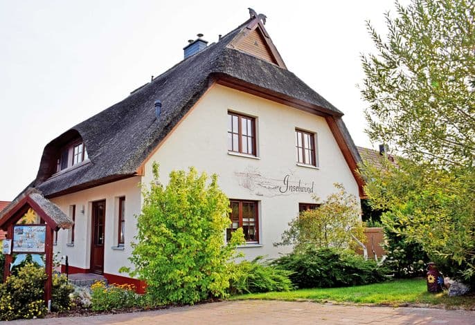 Ferienreethaus mit Kamin und Sauna - Ferienreethaus mit Kamin und Sauna detail 1