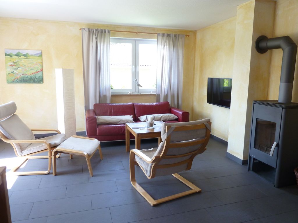 Fewo Alt Glowe 3 mit Terrasse und Garten detail 4