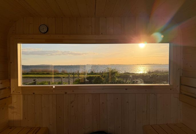 Fewo " Strandhaus Wiek " direkt am Wasser mit herrlichen Weitblick