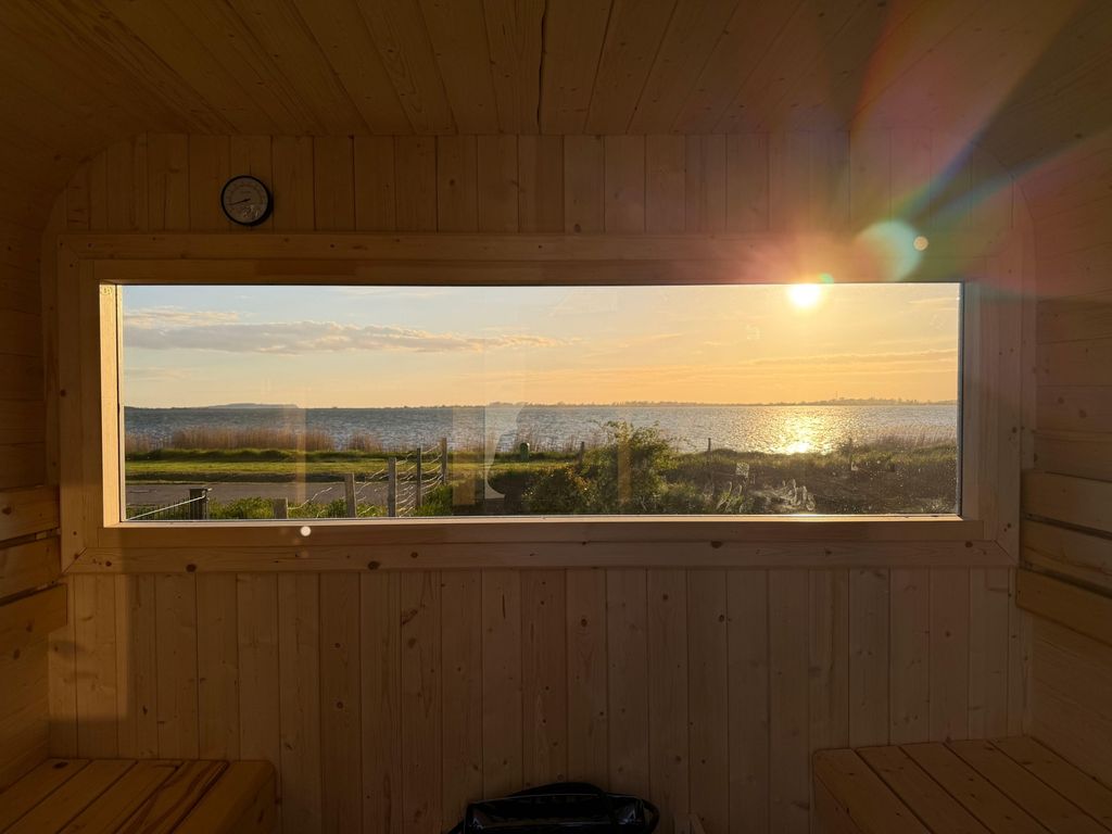 Fewo " Strandhaus Wiek " direkt am Wasser mit herrlichen Weitblick