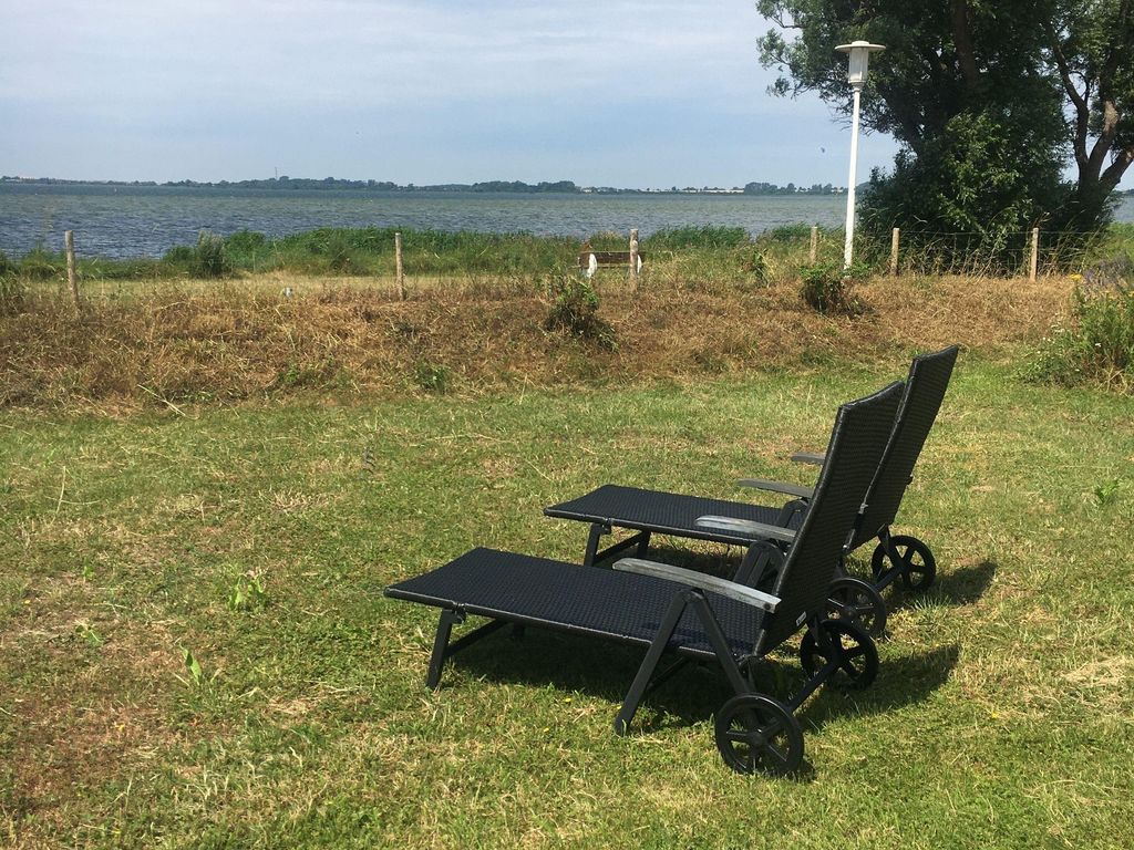 Fewo " Strandhaus Wiek " direkt am Wasser mit herrlichen Weitblick detail 3