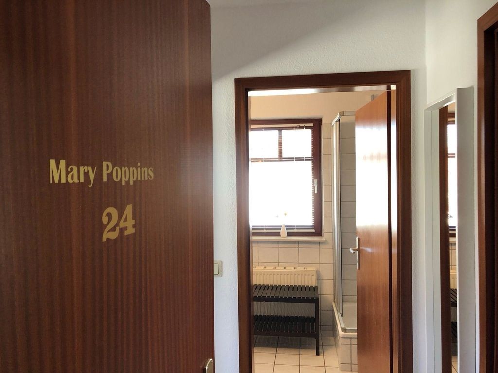 Ferienwohnung "Mary Poppins" mit Balkon zwischen Strand, Wald & Wiese im Südosten der Insel Rügen! detail 1