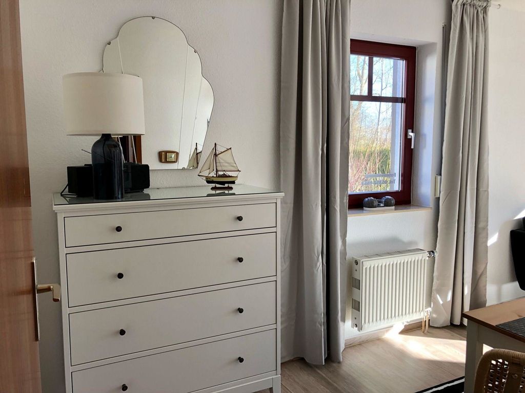 Ferienwohnung "Klaus Störtebeker" mit Sonnenterrasse & Garten zwischen Strand, Wald und Wiese! detail 2