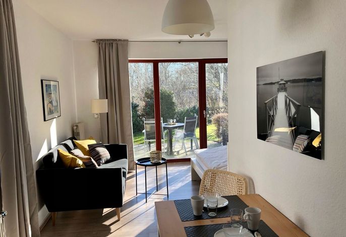 Ferienwohnung "Klaus Störtebeker" mit Sonnenterrasse & Garten zwischen Strand, Wald und Wiese!