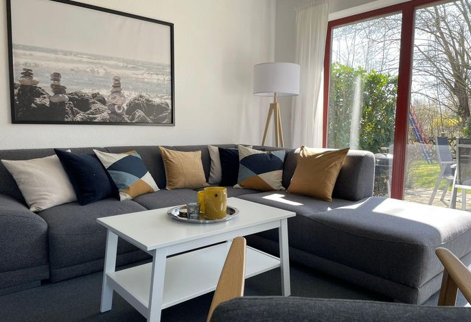 Ferienwohnung "Peter Pan" mit Sonnenterrasse & Garten zwischen Strand, Wald & Wiese auf Rügen!
