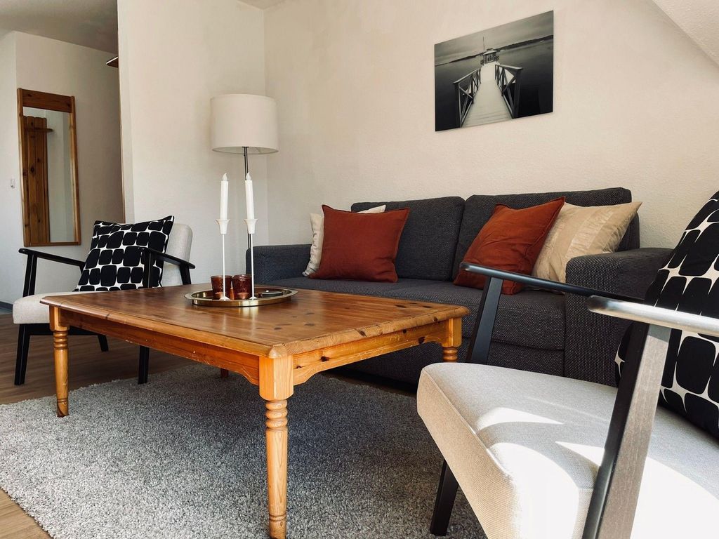 Ferienwohnung "Jim Knopf" mit Balkon zwischen Strand, Wald & Wiese im Südosten der Insel Rügen! detail 2