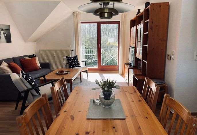 Ferienwohnung "Jim Knopf" mit Balkon zwischen Strand, Wald & Wiese im Südosten der Insel Rügen!