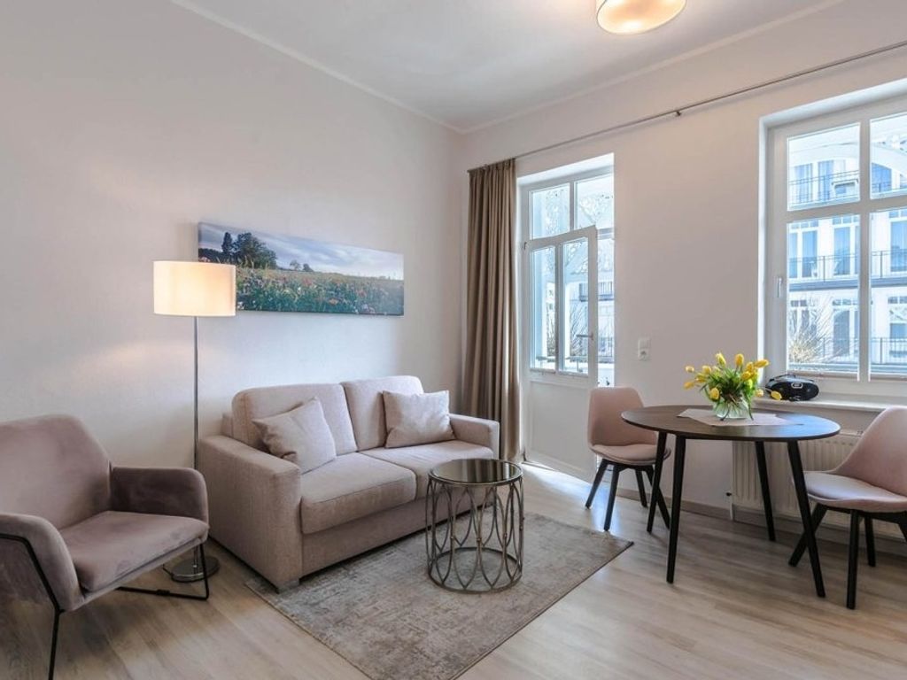 Villa Iduna / Ferienwohnung No. 4 - 1. OG mit Balkon nach Osten