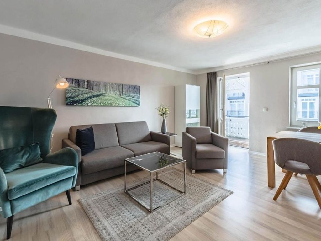 Villa Iduna / Ferienwohnung No. 7 - 2. OG mit Balkon nach Osten