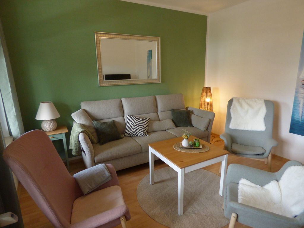 Sonnige Ferienwohnung -100qm - im 1. Obergeschoss der Villa Walhall in einem parkähnlichen Garten detail 1
