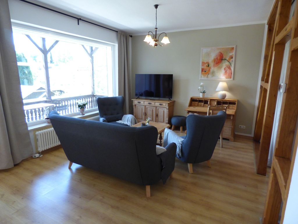 Große Ferienwohnung Wa2 -100qm - im Erdgeschoss der Villa Walhall in einem parkähnlichen Garten detail 1