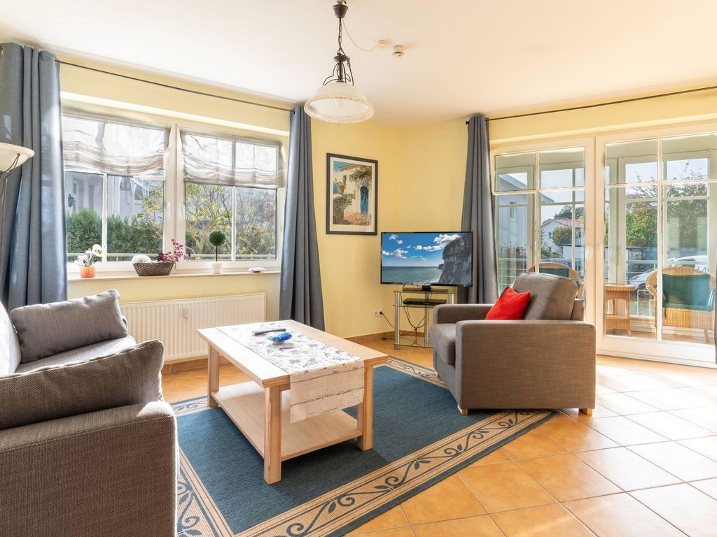 Ferienwohnung 2 "Kranich" Villa Vogelsang in Binz, 3-Raum, Parkplatz, WLAN, Wintergarten, Terrasse detail 3