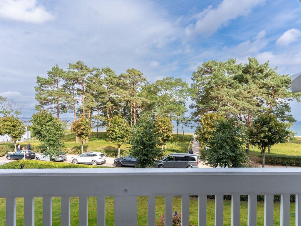 Fewo 8 Aparthotel Binz direkt an der Strandpromenade mit Meerblick und Balkon detail 1