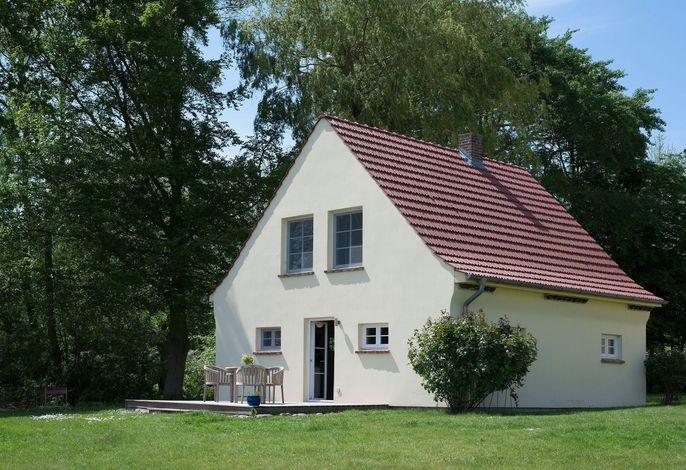 Ferienhaus Remise direkt am Wasser im Gut Grubnow Rügen