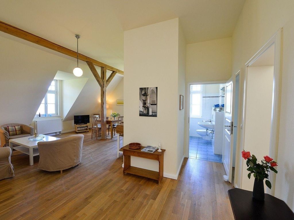 Ferienwohnung 5 am Wasser Gut Grubnow Rügen WLAN und Sauna detail 3