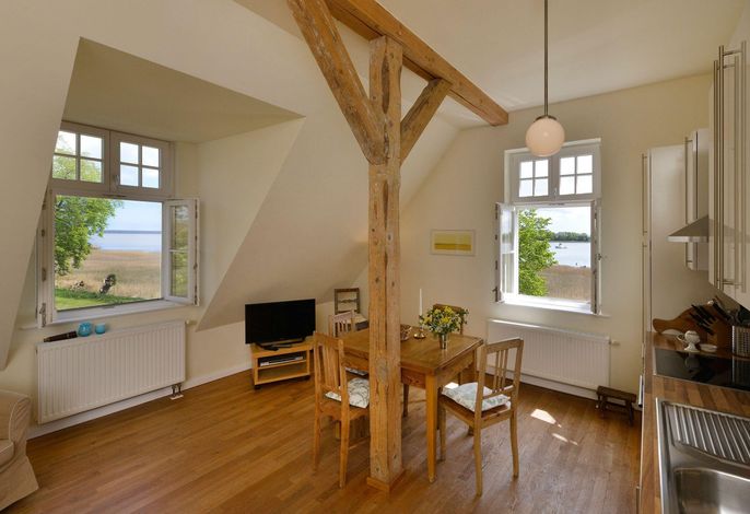 Ferienwohnung 5 am Wasser Gut Grubnow Rügen WLAN und Sauna