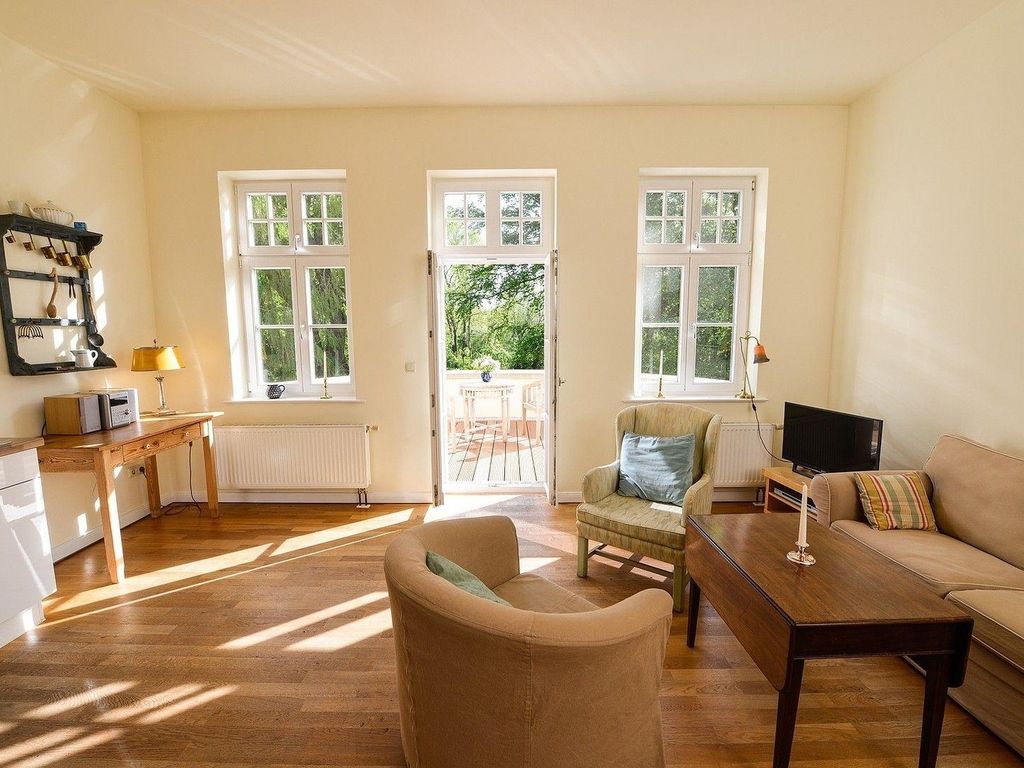 Rügen Ferienwohnung 7 am Wasser Gut Grubnow mit Balkon WLAN und Sauna detail 3