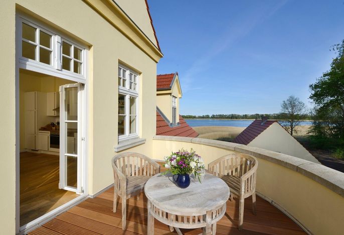 Rügen Ferienwohnung 7 am Wasser Gut Grubnow mit Balkon WLAN und Sauna