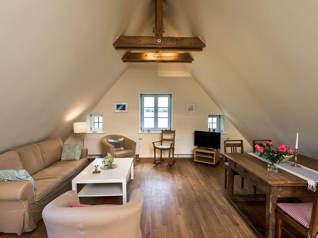Rügen Ferienwohnung 8 am Wasser Gut Grubnow mit WLAN und Sauna detail 1