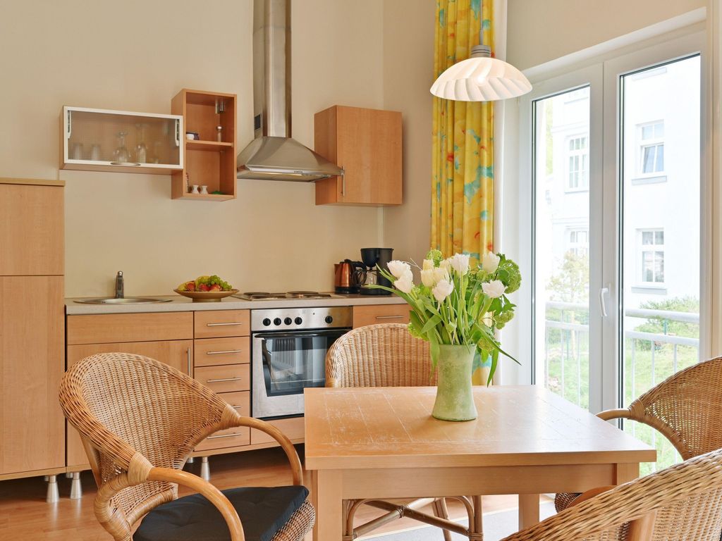 Ferienwohnung 3 in Sellin auf Rügen Villa Celia WLAN und Sauna 200 m vom Strand entfernt detail 4