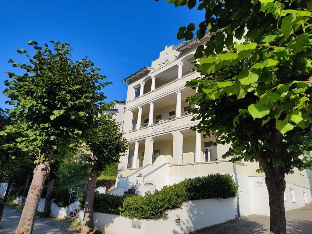 Ferienwohnung 5 in Sellin auf Rügen Villa Celia 6 Pers. WLAN und Sauna 200 m vom Strand entfernt