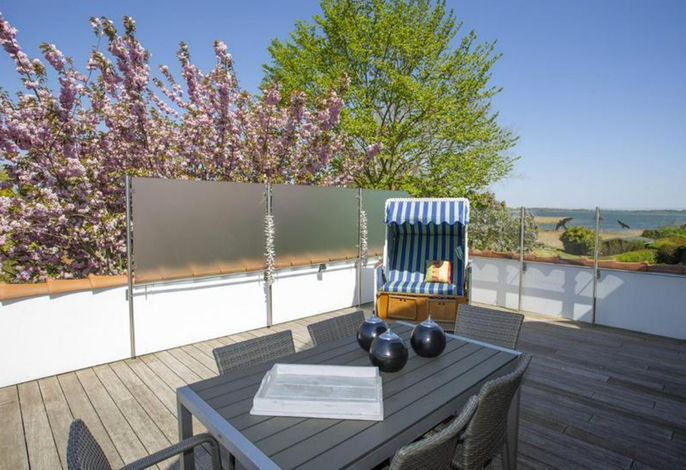 Ferienwohnung - Rügenbrise mit Seeblick mit 3 Bädern, Steg und Paddelboot - alle inklusive