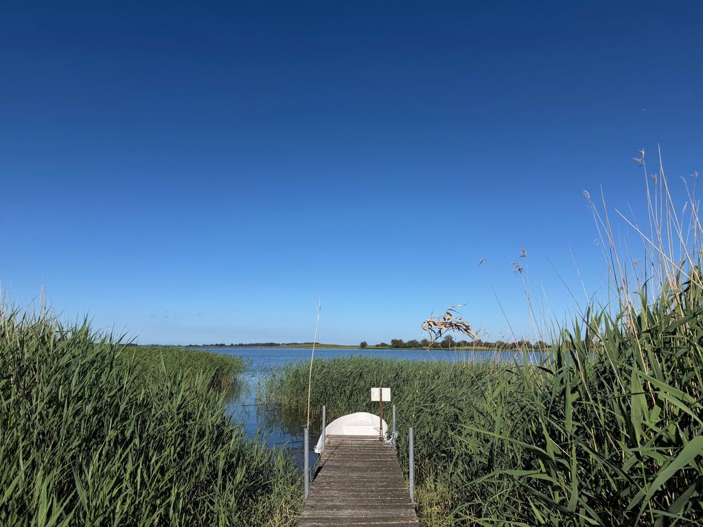 Ferienwohnung - Rügenbrise mit Seeblick mit 3 Bädern, Steg und Paddelboot - alle inklusive detail 3