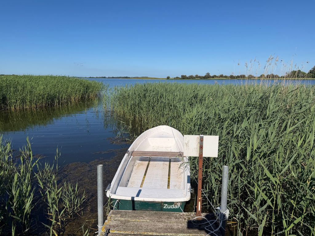 Ferienwohnung - Rügenbrise am Wasser mit Steg und Paddelboot - alles inklusive detail 3
