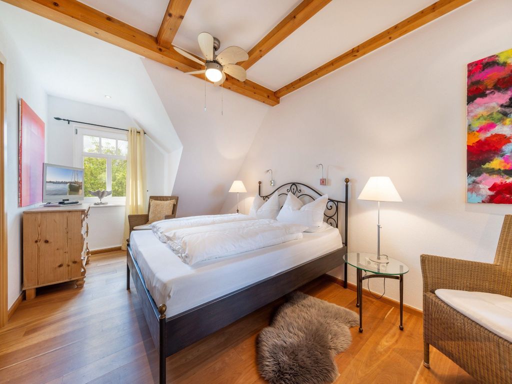 Ferienhaus Rügenbrise mit Seeblick und 5 Bädern