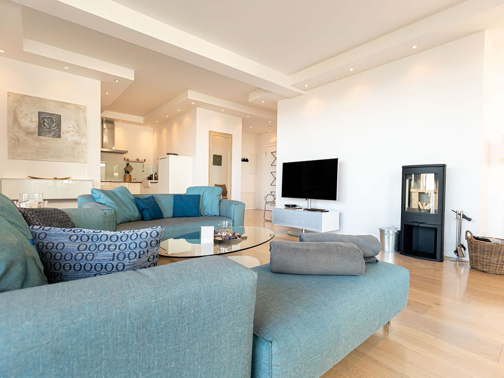 Villa Claire Ocean Blue detail 1