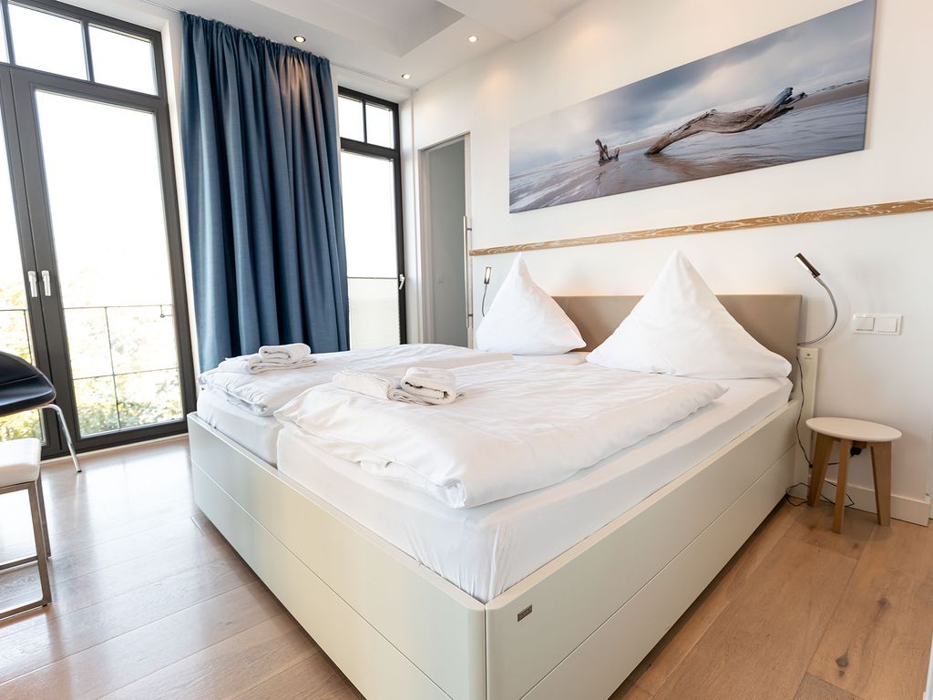 Villa Claire Ocean Blue detail 3